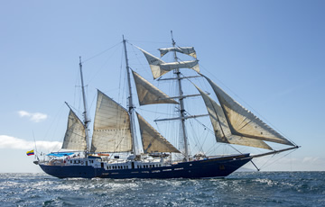 Galapagos Mary Ann Yacht
